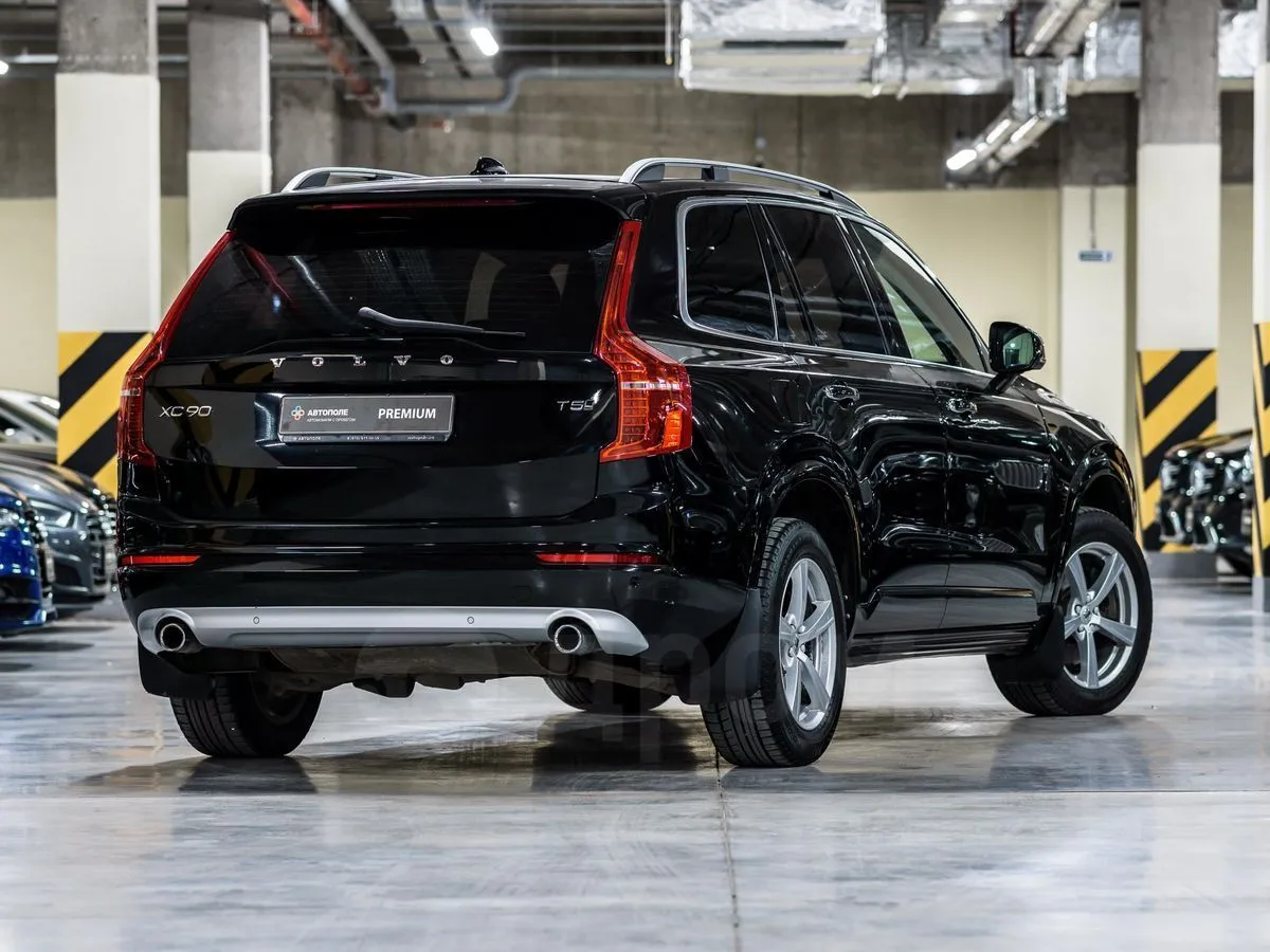 Volvo XC90 Image 8